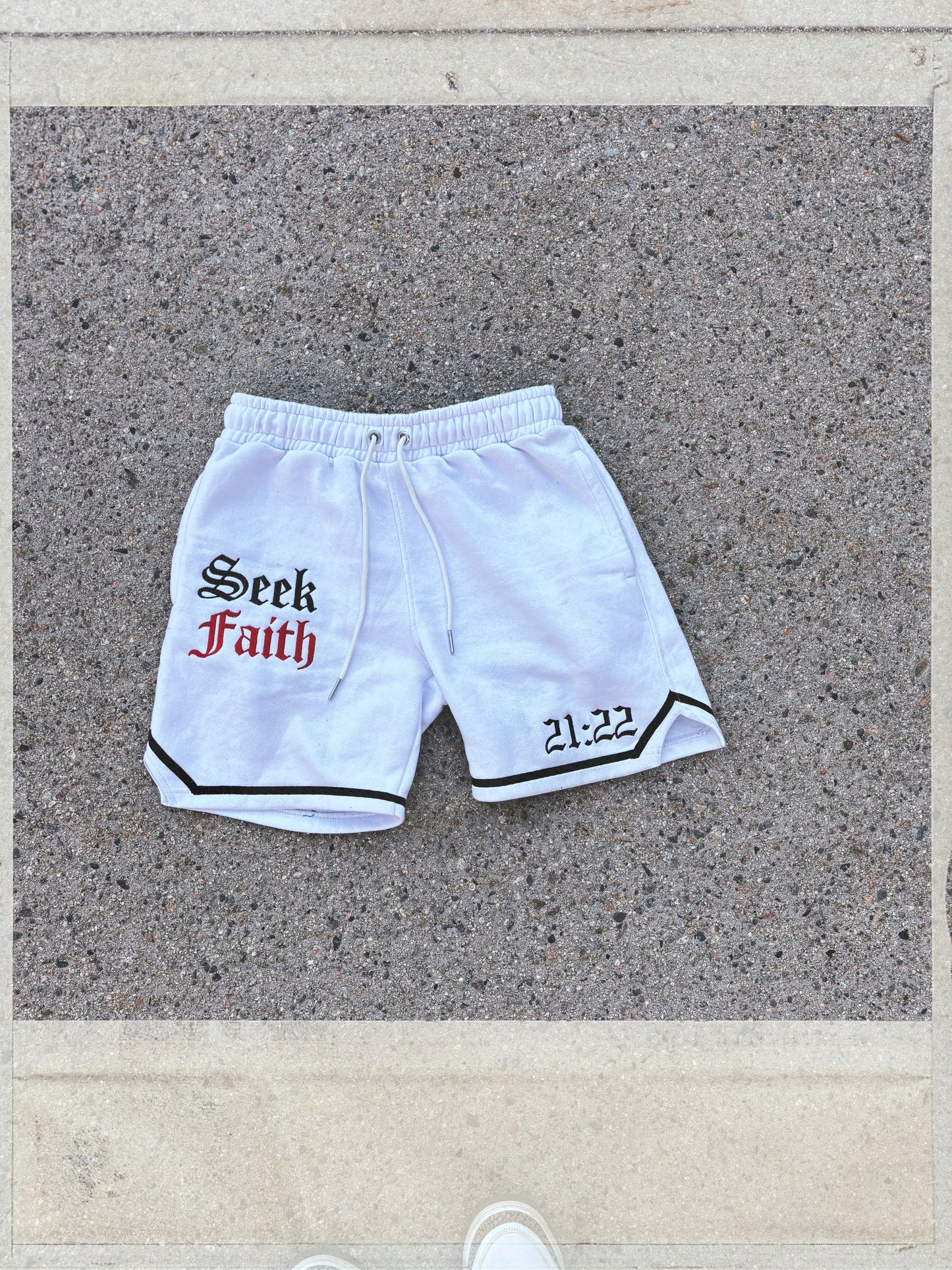 White collard tee/Short